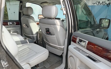 Lincoln Navigator, 2005 год, 1 200 000 рублей, 10 фотография