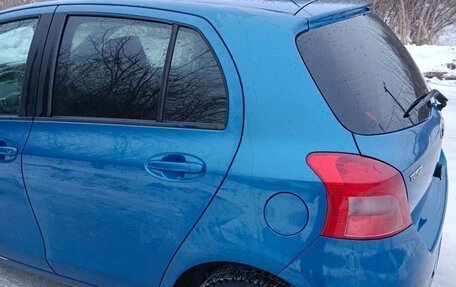 Toyota Yaris III рестайлинг, 2007 год, 490 000 рублей, 3 фотография