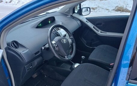 Toyota Yaris III рестайлинг, 2007 год, 490 000 рублей, 8 фотография