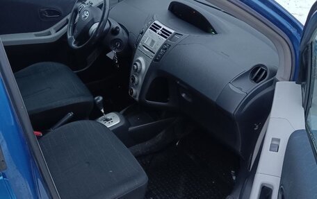 Toyota Yaris III рестайлинг, 2007 год, 490 000 рублей, 10 фотография