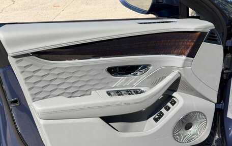 Bentley Flying Spur, 2025 год, 34 680 600 рублей, 17 фотография