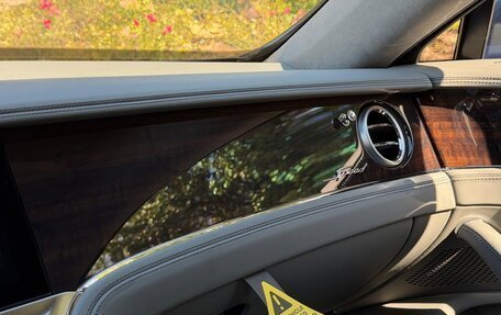 Bentley Flying Spur, 2025 год, 34 680 600 рублей, 33 фотография