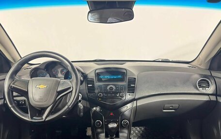 Chevrolet Cruze II, 2009 год, 600 000 рублей, 9 фотография