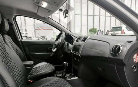 Renault Logan II, 2020 год, 995 000 рублей, 11 фотография