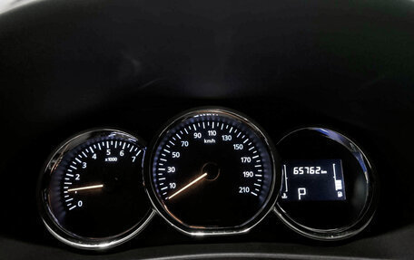 Renault Logan II, 2020 год, 995 000 рублей, 13 фотография