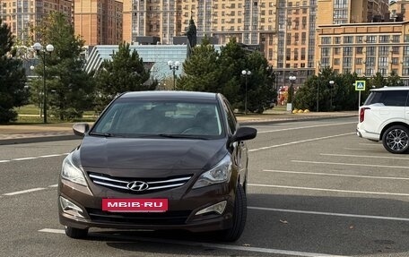 Hyundai Solaris II рестайлинг, 2015 год, 1 050 000 рублей, 3 фотография