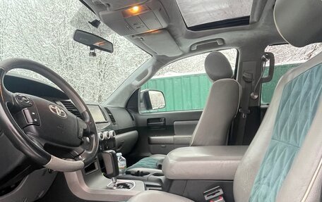 Toyota Sequoia II рестайлинг, 2010 год, 3 000 000 рублей, 2 фотография