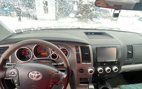 Toyota Sequoia II рестайлинг, 2010 год, 3 000 000 рублей, 17 фотография