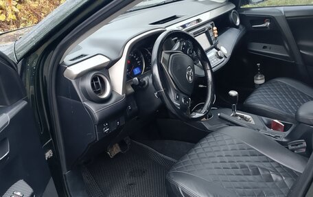 Toyota RAV4, 2013 год, 1 680 000 рублей, 10 фотография