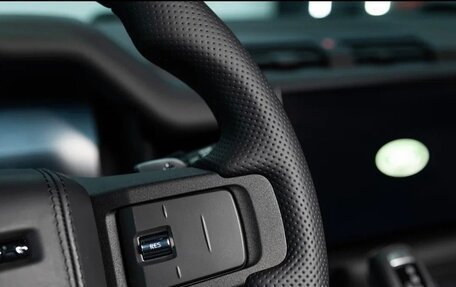 Land Rover Defender II, 2022 год, 15 000 000 рублей, 2 фотография