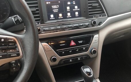 Hyundai Elantra VI рестайлинг, 2018 год, 1 350 000 рублей, 6 фотография