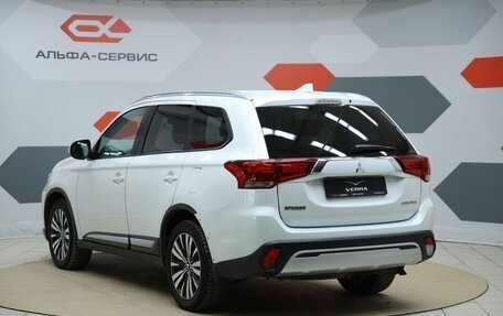 Mitsubishi Outlander III рестайлинг 3, 2019 год, 1 830 000 рублей, 7 фотография