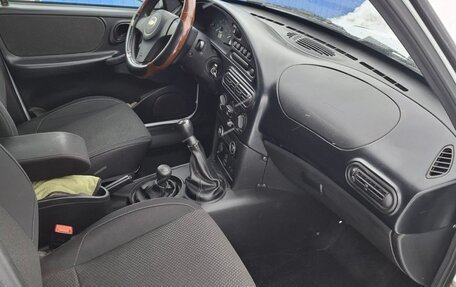 Chevrolet Niva I рестайлинг, 2017 год, 950 000 рублей, 6 фотография