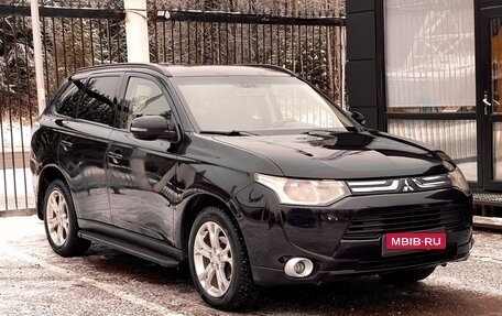 Mitsubishi Outlander III рестайлинг 3, 2013 год, 1 499 000 рублей, 1 фотография
