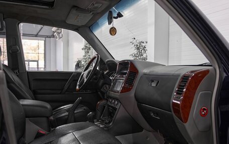 Mitsubishi Pajero III рестайлинг, 2004 год, 600 000 рублей, 28 фотография