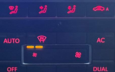 Volkswagen Passat B7, 2011 год, 1 069 000 рублей, 19 фотография