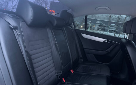 Volkswagen Passat B7, 2011 год, 1 069 000 рублей, 13 фотография