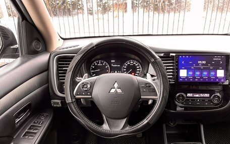 Mitsubishi Outlander III рестайлинг 3, 2013 год, 1 499 000 рублей, 10 фотография