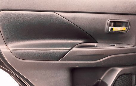 Mitsubishi Outlander III рестайлинг 3, 2013 год, 1 499 000 рублей, 19 фотография