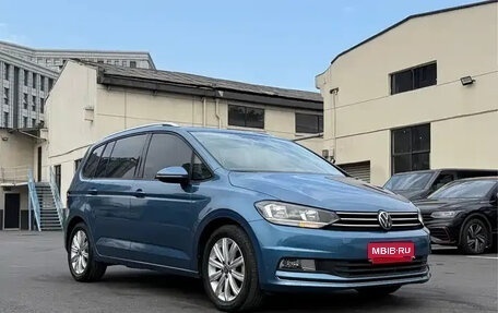 Volkswagen Touran III, 2022 год, 1 700 999 рублей, 1 фотография