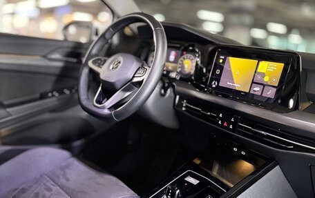 Volkswagen Golf VIII, 2022 год, 2 600 000 рублей, 8 фотография