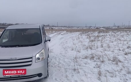 Toyota Noah III, 2008 год, 1 300 000 рублей, 14 фотография