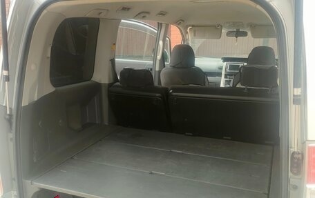 Toyota Noah III, 2008 год, 1 300 000 рублей, 7 фотография