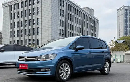 Volkswagen Touran III, 2022 год, 1 700 999 рублей, 9 фотография