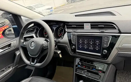 Volkswagen Touran III, 2022 год, 1 700 999 рублей, 16 фотография