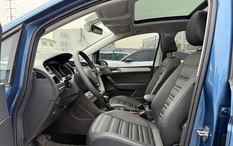 Volkswagen Touran III, 2022 год, 1 700 999 рублей, 15 фотография