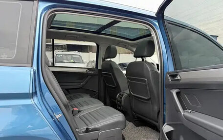 Volkswagen Touran III, 2022 год, 1 700 999 рублей, 23 фотография