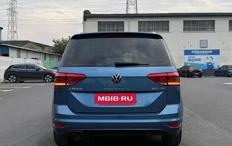 Volkswagen Touran III, 2022 год, 1 700 999 рублей, 8 фотография