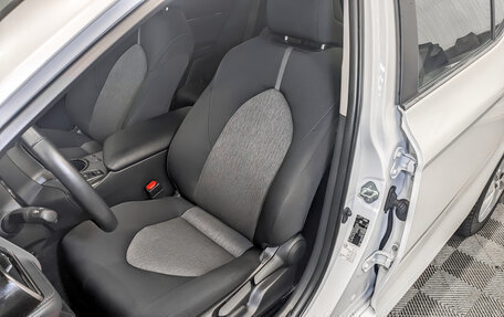 Toyota Camry, 2022 год, 3 700 000 рублей, 20 фотография