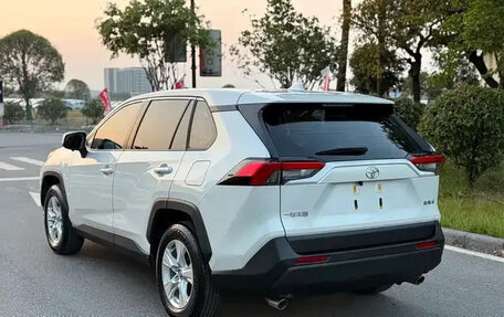 Toyota RAV4, 2025 год, 3 326 000 рублей, 6 фотография