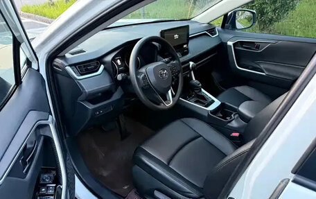 Toyota RAV4, 2025 год, 3 326 000 рублей, 8 фотография