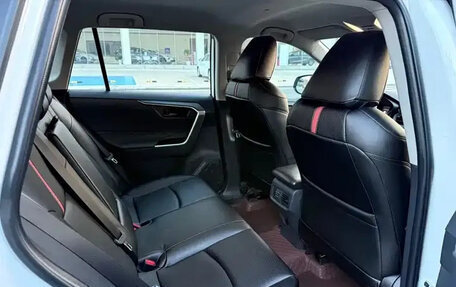 Toyota RAV4, 2025 год, 3 326 000 рублей, 10 фотография