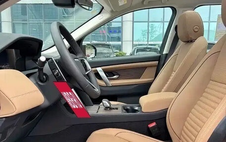 Land Rover Discovery Sport I рестайлинг, 2025 год, 6 329 000 рублей, 10 фотография