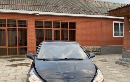 Hyundai Solaris II рестайлинг, 2013 год, 570 000 рублей, 2 фотография