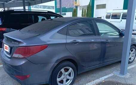 Hyundai Solaris II рестайлинг, 2015 год, 400 000 рублей, 2 фотография