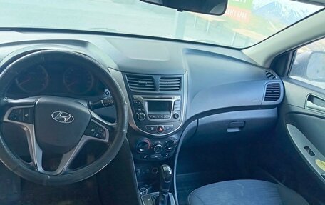 Hyundai Solaris II рестайлинг, 2015 год, 400 000 рублей, 9 фотография