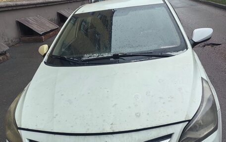 Hyundai Solaris II рестайлинг, 2015 год, 410 000 рублей, 2 фотография