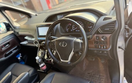 Toyota Esquire I, 2019 год, 2 900 000 рублей, 4 фотография