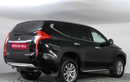 Mitsubishi Pajero Sport III рестайлинг, 2017 год, 2 999 000 рублей, 4 фотография