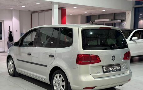 Volkswagen Touran III, 2010 год, 649 900 рублей, 7 фотография