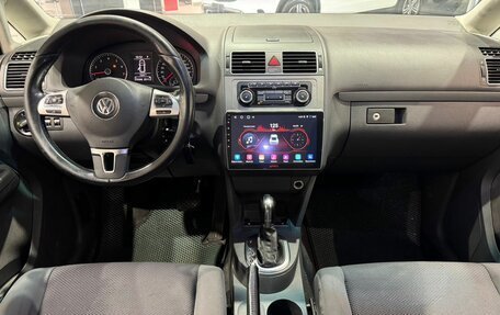 Volkswagen Touran III, 2010 год, 649 900 рублей, 9 фотография