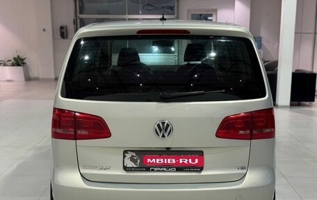 Volkswagen Touran III, 2010 год, 649 900 рублей, 6 фотография