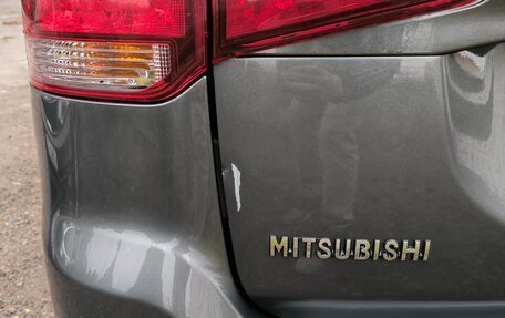 Mitsubishi Outlander III рестайлинг 3, 2019 год, 1 950 000 рублей, 14 фотография