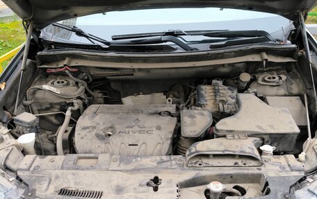 Mitsubishi Outlander III рестайлинг 3, 2019 год, 1 950 000 рублей, 13 фотография