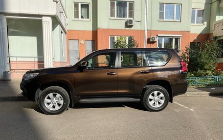 Toyota Land Cruiser Prado 150 рестайлинг 2, 2021 год, 5 185 000 рублей, 3 фотография