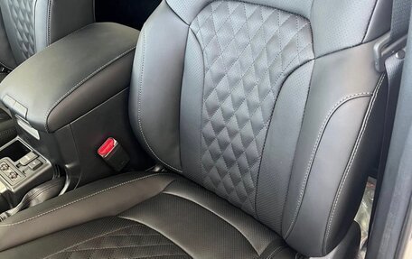 Toyota Land Cruiser Prado 150 рестайлинг 2, 2021 год, 4 800 000 рублей, 10 фотография